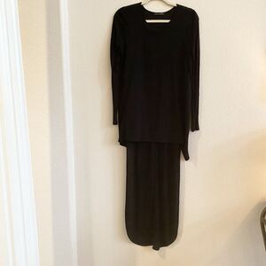 Zara W&B Size M Black Sweater Women Top Blouse Long Back Stylish Tail Modern